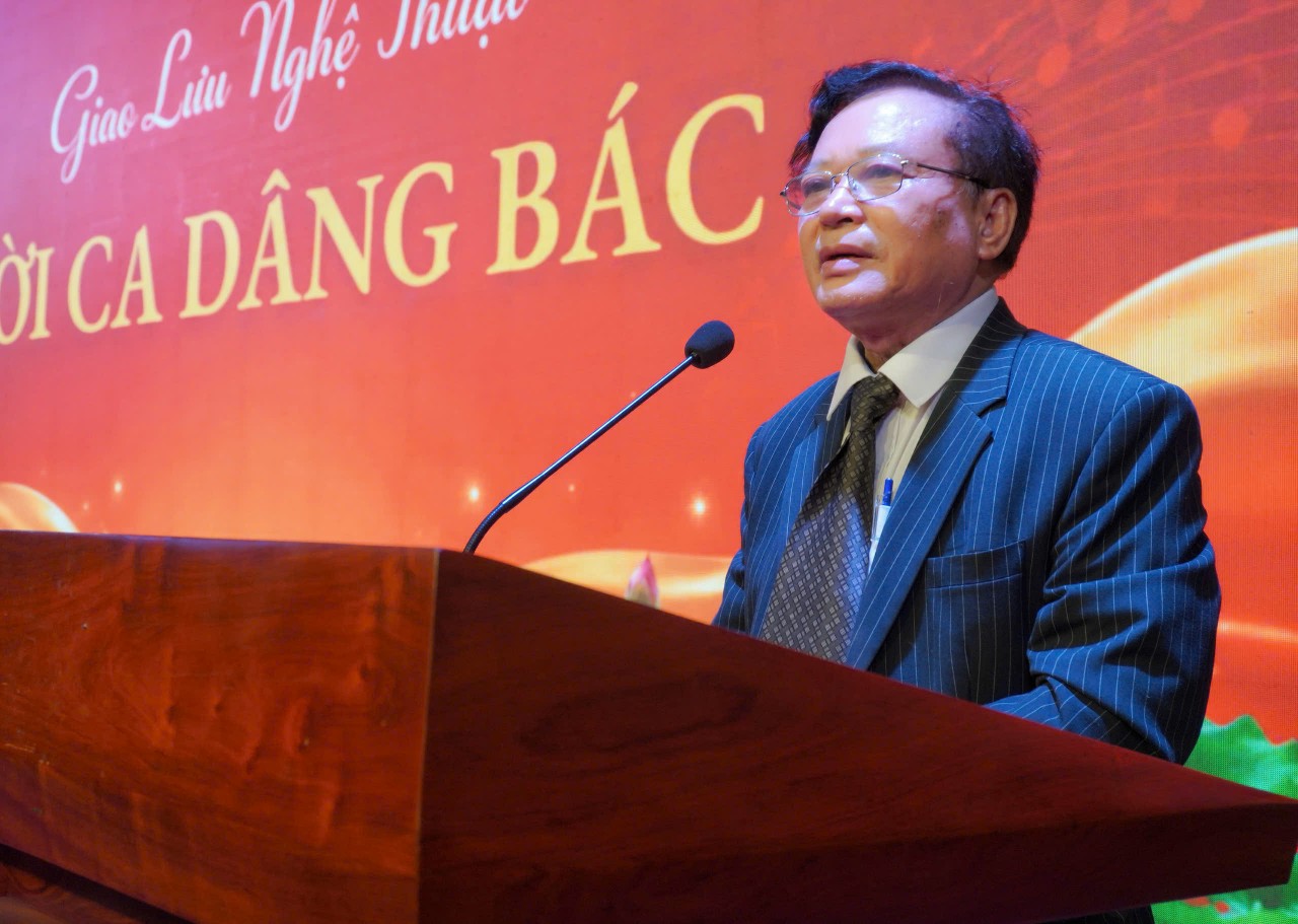 Kính dâng Bác Hồ tiếng hát quê hương