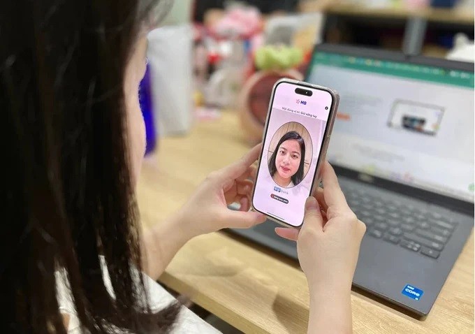 Sinh trắc học khuôn mặt trên eTax Mobile giúp bảo vệ người Kl99kl hiện đang mở trên môi trường số Sinh trắc học khuôn mặt trên eTax Mobile giúp bảo vệ người Kl99kl hiện đang mở trên môi trường số