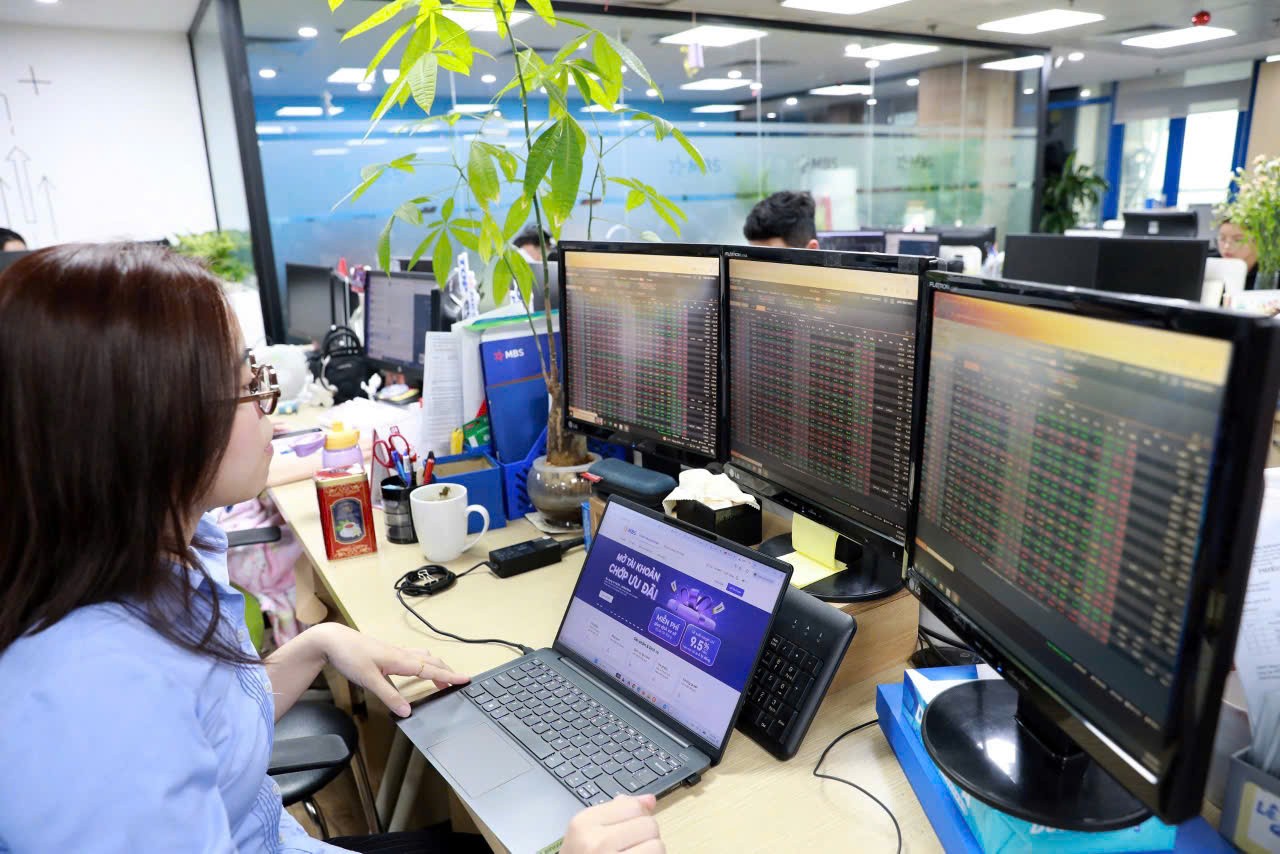 Kl99com link không chặn ngày 21/5: VN-Index mất mốc 1.900 điểm, dòng tiền tiếp tục thận trọng
