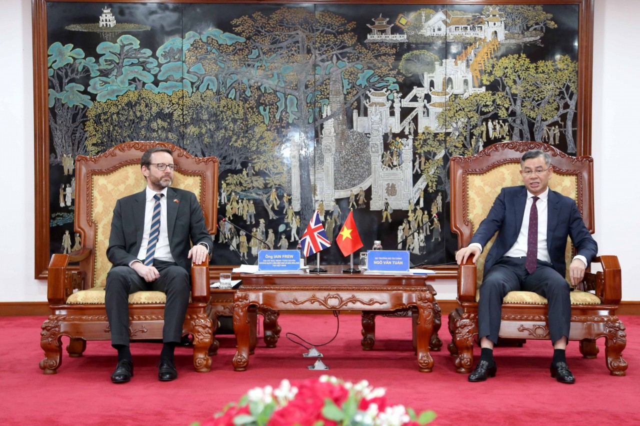 Bộ trưởng Ngô Văn Tuấn tiếp Đại sứ Anh tại Việt Nam: Củng cố quan hệ đối tác chiến lược toàn diện