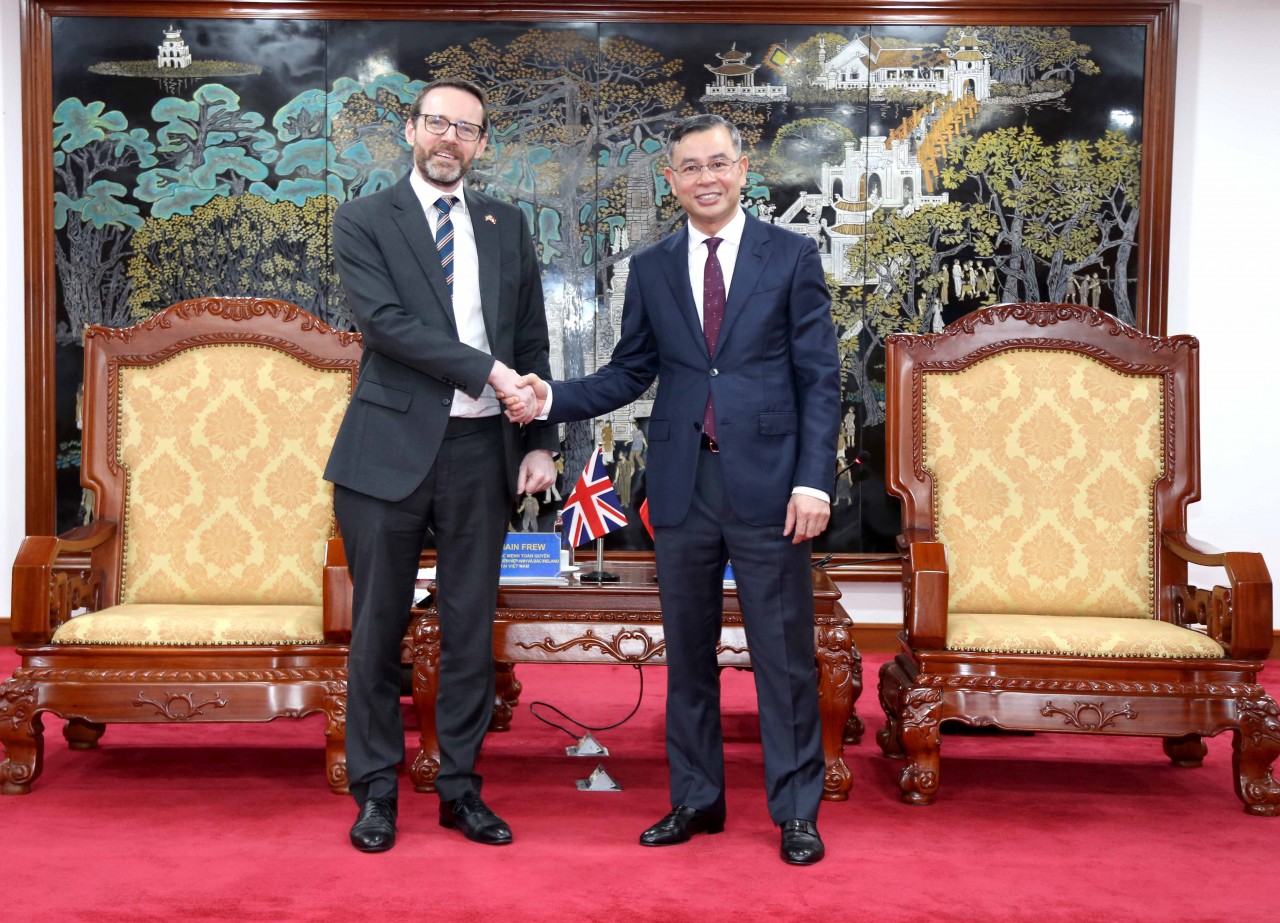 Bộ trưởng Ngô Văn Tuấn tiếp Đại sứ Anh tại Việt Nam: Củng cố quan hệ đối tác chiến lược toàn diện