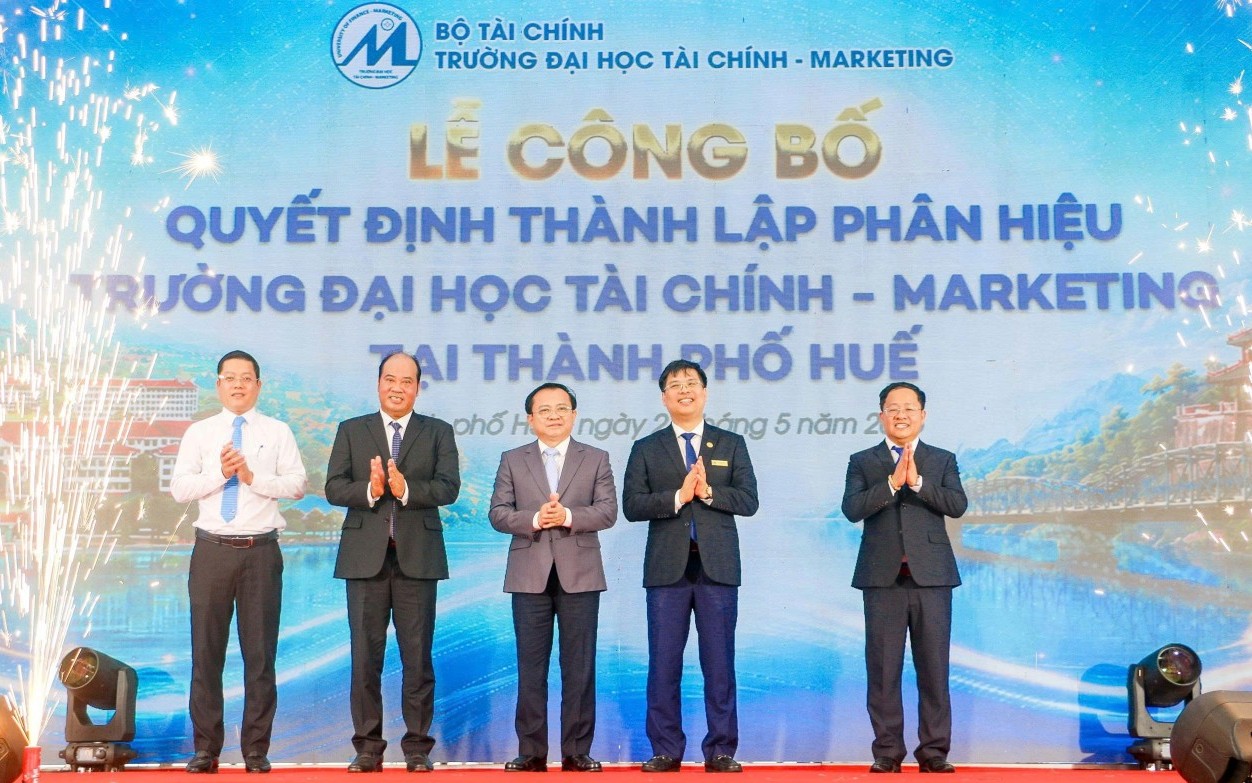 Mở rộng không gian tri thức, kết nối động lực phát triển miền Trung