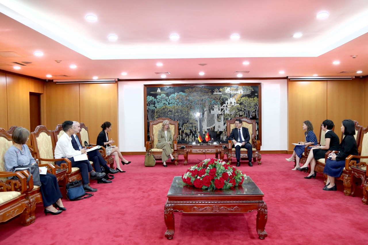 Bộ Kl99kl tải ứng dụng và Ngân hàng Tái thiết Đức thúc đẩy hợp tác triển khai các dự án ODA