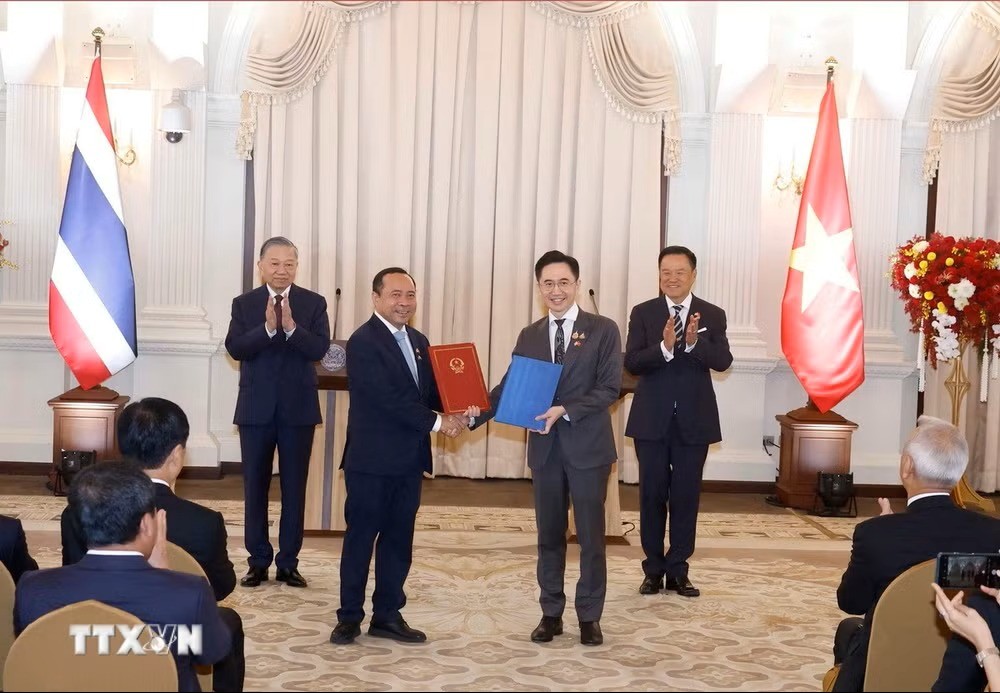 Tổng Bí thư, Chủ tịch nước Tô Lâm và Thủ tướng Thái Lan chứng kiến lễ trao văn kiện hợp tác và công bố Logo kỷ niệm 50 năm thiết lập quan hệ ngoại giao Việt Nam – Thái Lan
