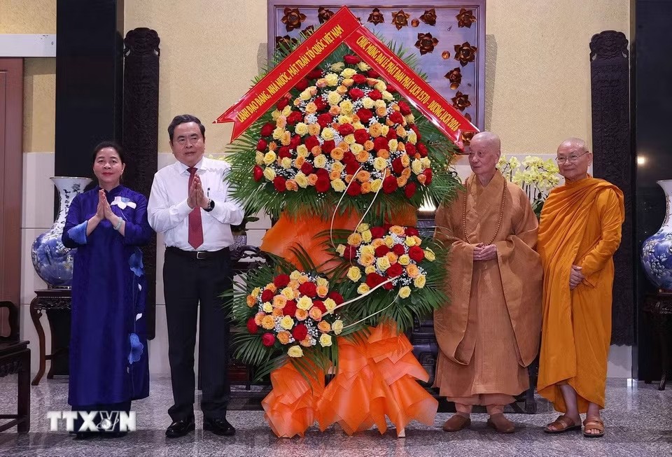 Chủ tịch Kl 99 Thể Thao Link Mới Trần Thanh Mẫn chúc mừng Đại lễ Phật đản tại TPHCM Chủ tịch Kl 99 Thể Thao Link Mới Trần Thanh Mẫn chúc mừng Đại lễ Phật đản tại TPHCM