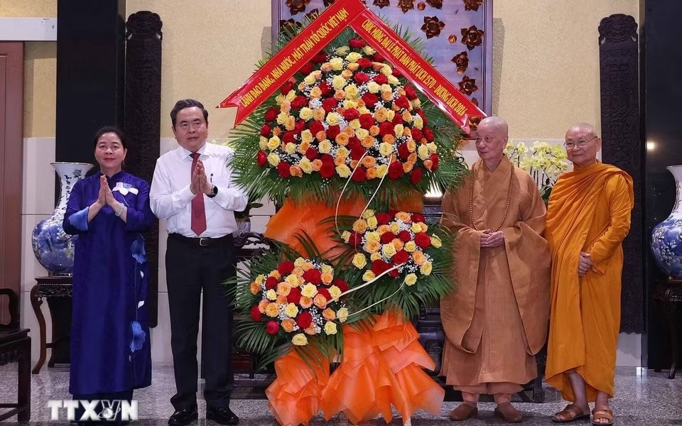 Chủ tịch Kl 99 Thể Thao Link Mới Trần Thanh Mẫn chúc mừng Đại lễ Phật đản tại TP. Hồ Chí Minh