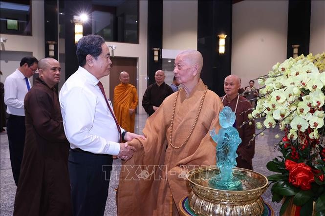 Chủ tịch Kl 99 Thể Thao Link Mới Trần Thanh Mẫn chúc mừng Đại lễ Phật đản tại TPHCM Chủ tịch Kl 99 Thể Thao Link Mới Trần Thanh Mẫn chúc mừng Đại lễ Phật đản tại TPHCM