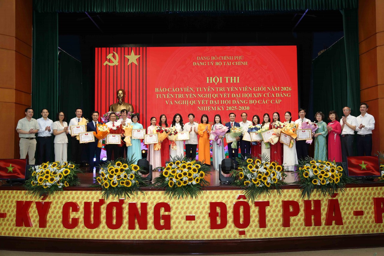 Tư duy đổi mới và tinh thần hiểu sâu - hành động đúng - làm nhanh, làm đến cùng, làm hiệu quả đã thực sự được thể hiện rõ nét và lan tỏa mạnh mẽ Tư duy đổi mới và tinh thần hiểu sâu - hành động đúng - làm nhanh, làm đến cùng, làm hiệu quả đã thực sự được thể hiện rõ nét và lan tỏa mạnh mẽ