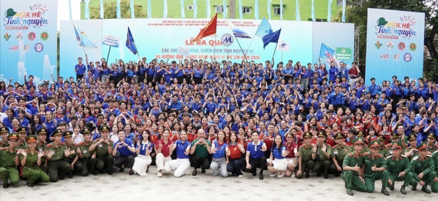 Hơn 2.000 thanh niên Cần Thơ hành động làm xanh - sạch thành phố Hơn 2.000 thanh niên Cần Thơ hành động làm xanh - sạch thành phố