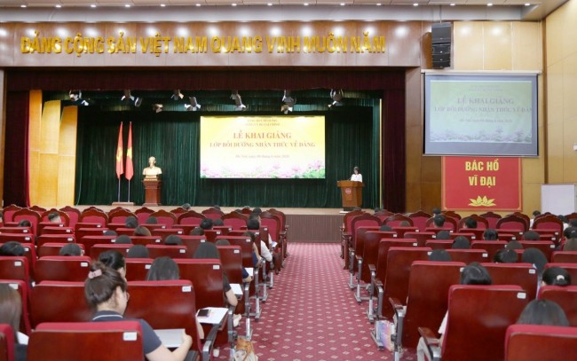Đảng ủy Bộ Kl99kl tải ứng dụng khai giảng Lớp bồi dưỡng nhận thức về Đảng cho 245 quần chúng ưu tú