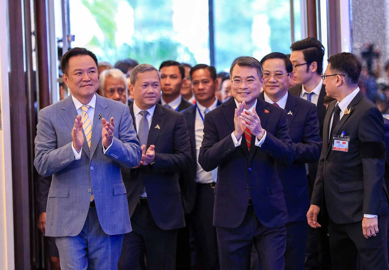 Việt Nam cam kết mạnh mẽ tiếp tục đồng hành cùng ASEAN bằng khát vọng kiến tạo tương lai Việt Nam cam kết mạnh mẽ tiếp tục đồng hành cùng ASEAN bằng khát vọng kiến tạo tương lai