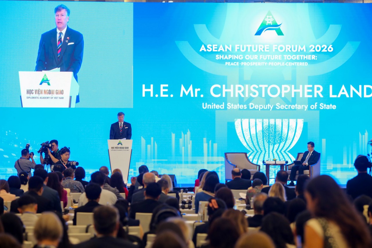 Hoa Kỳ tái khẳng định cam kết mạnh mẽ với Việt Nam và ASEAN Hoa Kỳ tái khẳng định cam kết mạnh mẽ với Việt Nam và ASEAN
