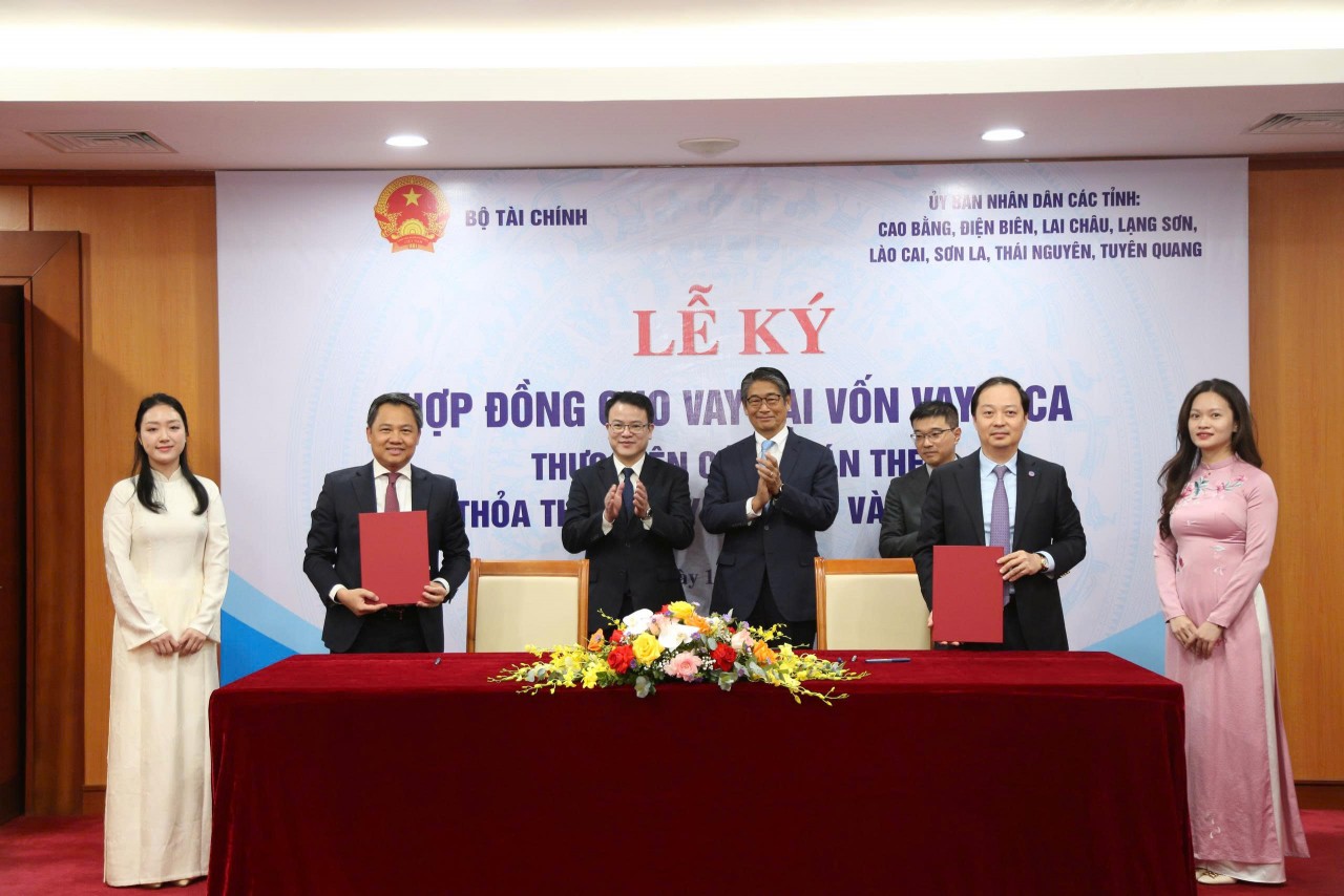 Bộ Kl99kl tải ứng dụng và 8 tỉnh miền núi phía Bắc ký 11 hợp đồng cho vay lại hơn 39 tỷ Yên vốn vay JICA