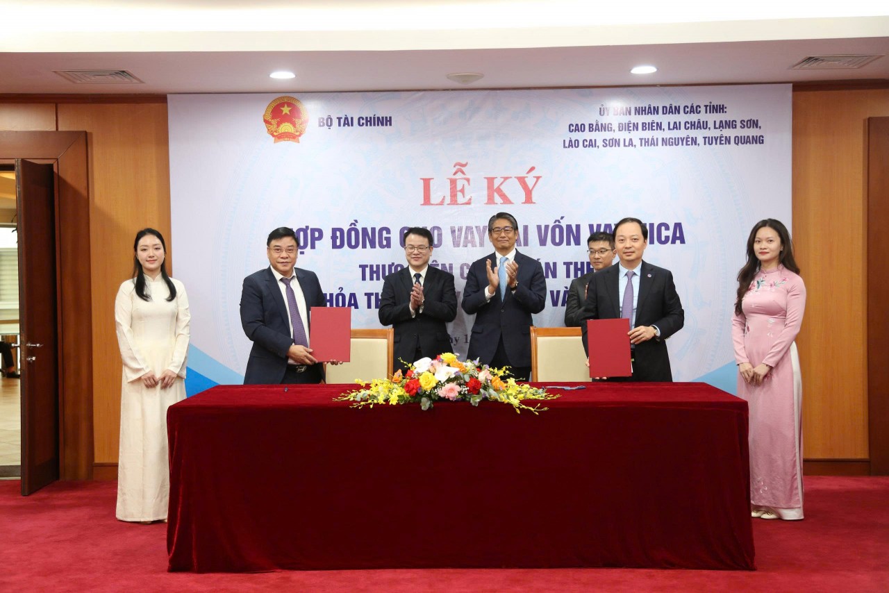 Bộ Kl99kl tải ứng dụng và 8 tỉnh miền núi phía Bắc ký 11 hợp đồng cho vay lại hơn 39 tỷ Yên vốn vay JICA