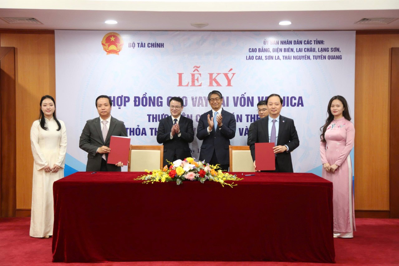 Bộ Kl99kl tải ứng dụng và 8 tỉnh miền núi phía Bắc ký 11 hợp đồng cho vay lại hơn 39 tỷ Yên vốn vay JICA