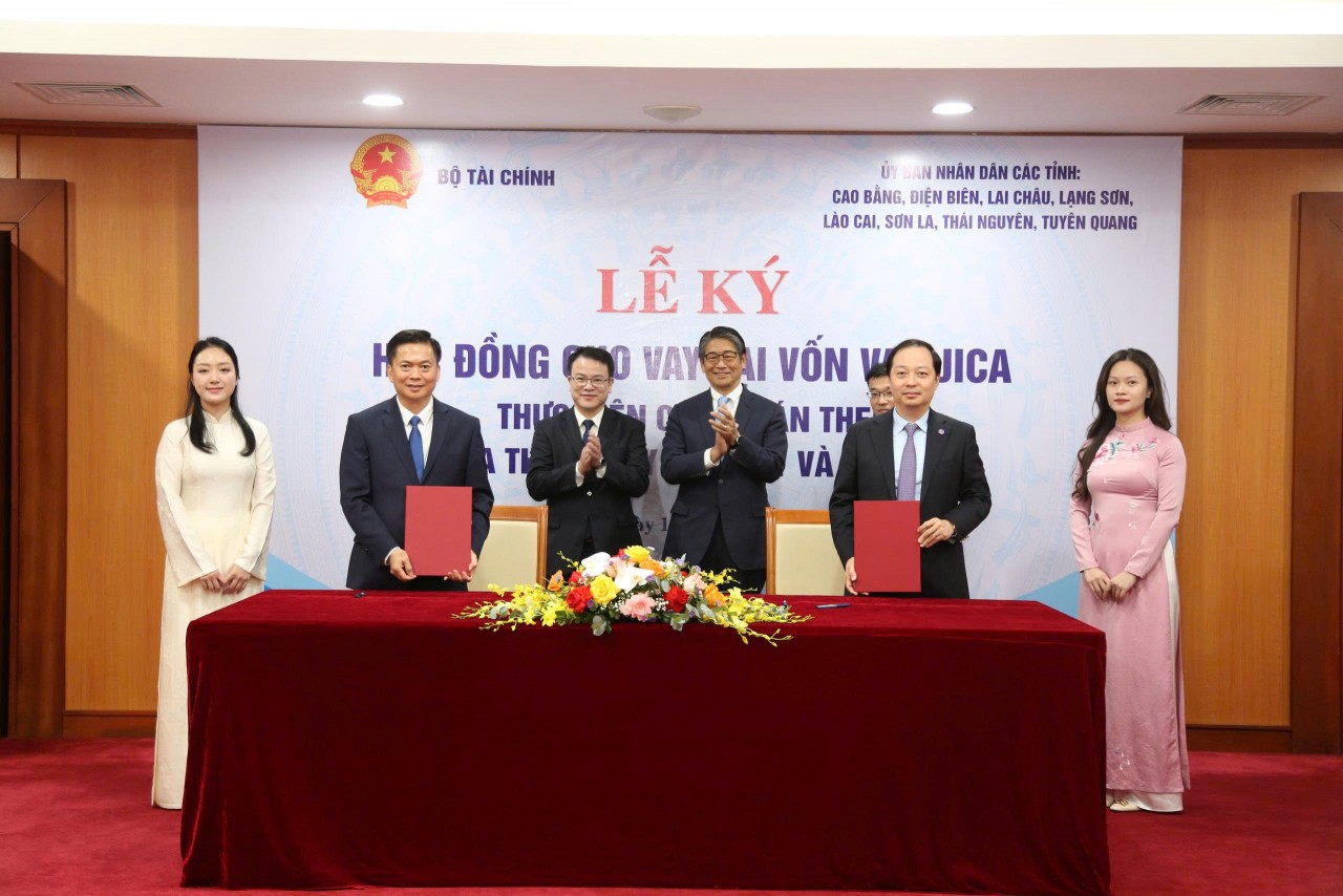 Bộ Kl99kl tải ứng dụng và 8 tỉnh miền núi phía Bắc ký 11 hợp đồng cho vay lại hơn 39 tỷ Yên vốn vay JICA