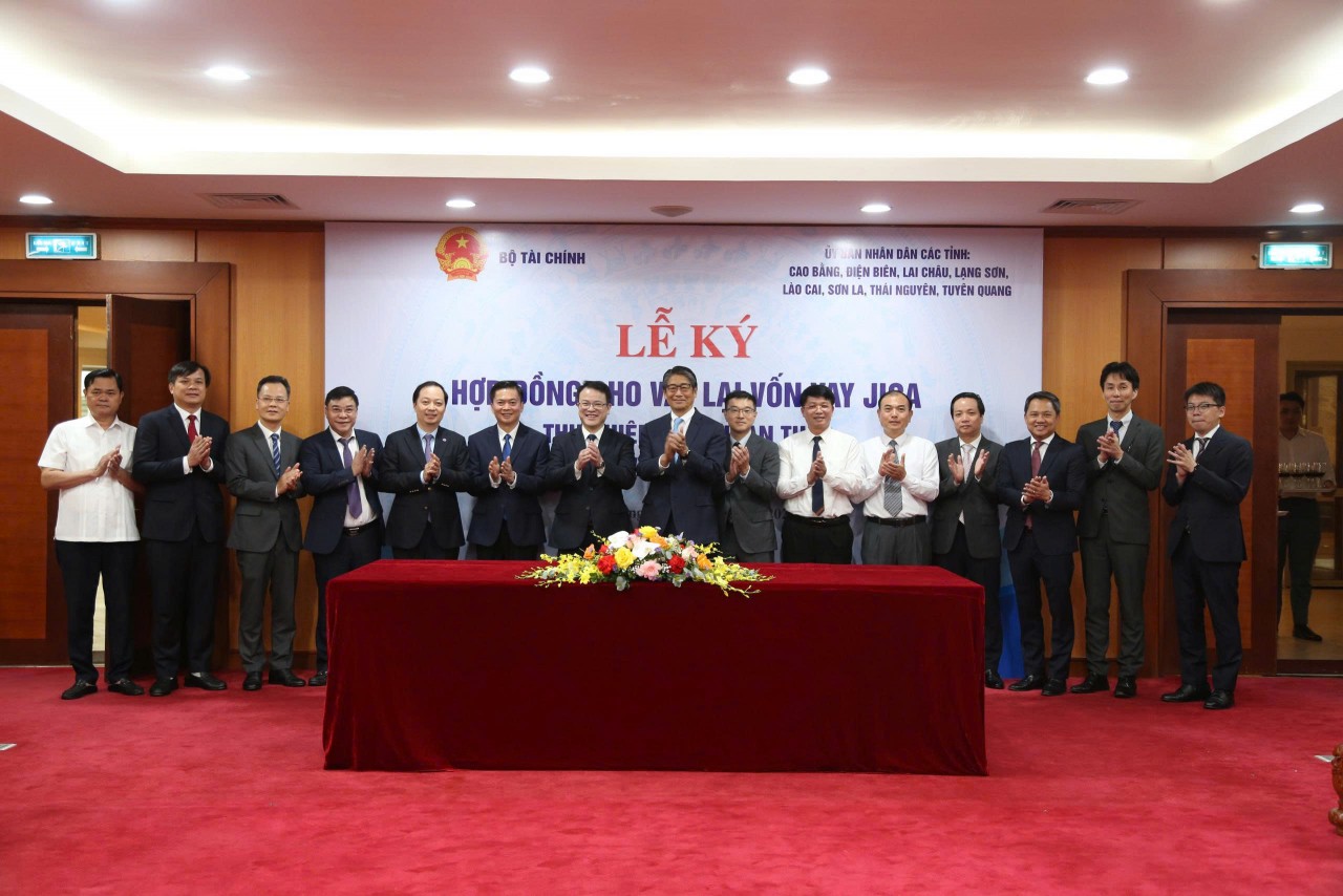 Bộ Kl99kl tải ứng dụng và 8 tỉnh miền núi phía Bắc ký 11 hợp đồng cho vay lại hơn 39 tỷ Yên vốn vay JICA Bộ Kl99kl tải ứng dụng và 8 tỉnh miền núi phía Bắc ký 11 hợp đồng cho vay lại hơn 39 tỷ Yên vốn vay JICA