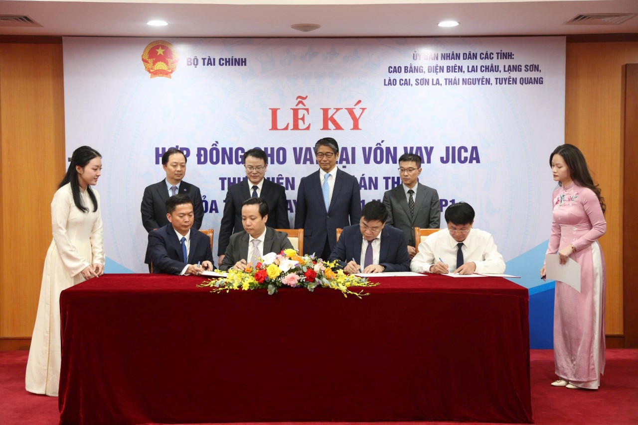 Bộ Kl99kl tải ứng dụng và 8 tỉnh miền núi phía Bắc ký 11 hợp đồng cho vay lại hơn 39 tỷ Yên vốn vay JICA Bộ Kl99kl tải ứng dụng và 8 tỉnh miền núi phía Bắc ký 11 hợp đồng cho vay lại hơn 39 tỷ Yên vốn vay JICA
