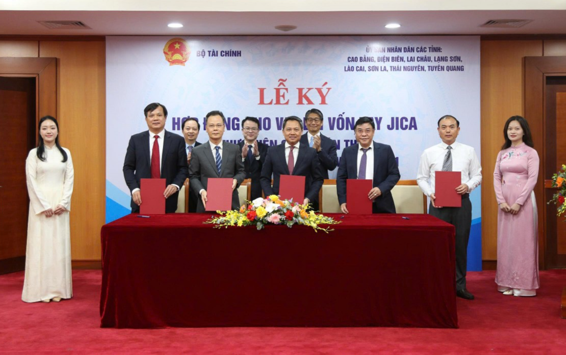 Bộ Kl99kl tải ứng dụng và 8 tỉnh miền núi phía Bắc ký 11 hợp đồng cho vay lại hơn 39 tỷ Yên vốn vay JICA