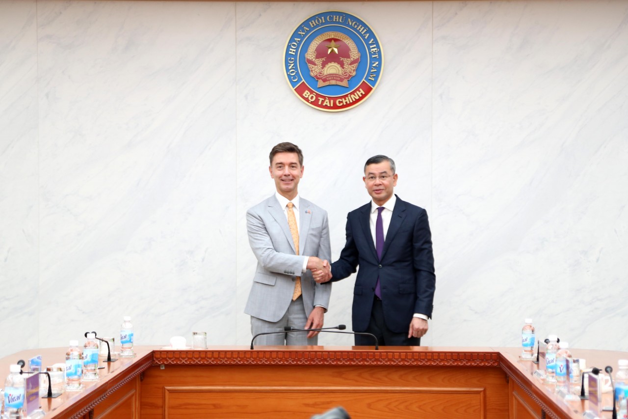 Bộ trưởng Ngô Văn Tuấn tiếp Đại sứ, Trưởng phái đoàn EU tại Việt Nam Julien Guerrier