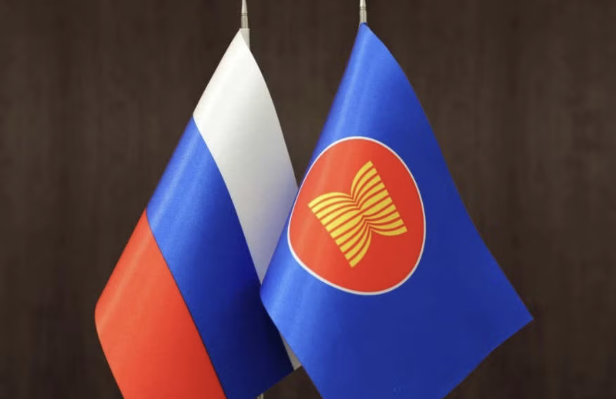 Tiếp tục khẳng định vai trò và vị thế của Việt Nam trong ASEAN Tiếp tục khẳng định vai trò và vị thế của Việt Nam trong ASEAN