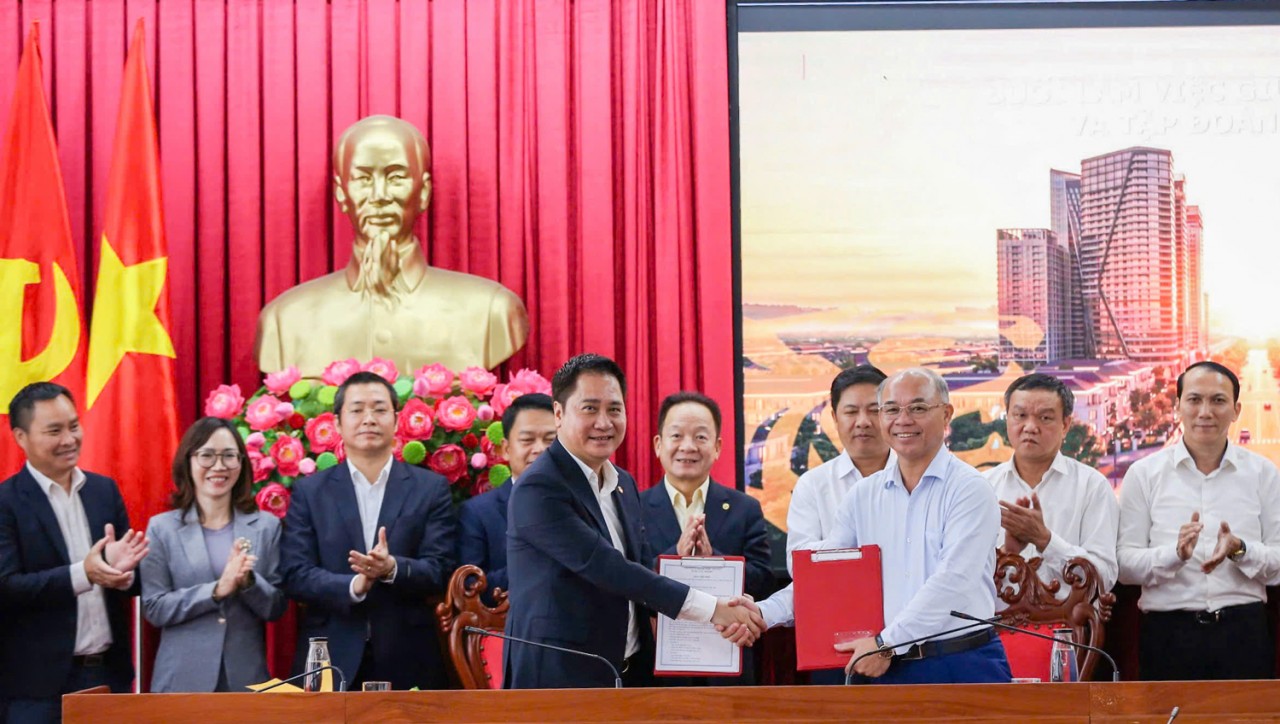 Từ đô thị đến năng lượng, T&T Group muốn mở rộng hiện diện tại Đắk Lắk Từ đô thị đến năng lượng, T&T Group muốn mở rộng hiện diện tại Đắk Lắk