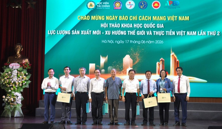 Thứ trưởng Cao Anh Tuấn: Phát triển lực lượng sản xuất mới, đáp ứng mục tiêu phát triển nhanh và bền vững Thứ trưởng Cao Anh Tuấn: Phát triển lực lượng sản xuất mới, đáp ứng mục tiêu phát triển nhanh và bền vững