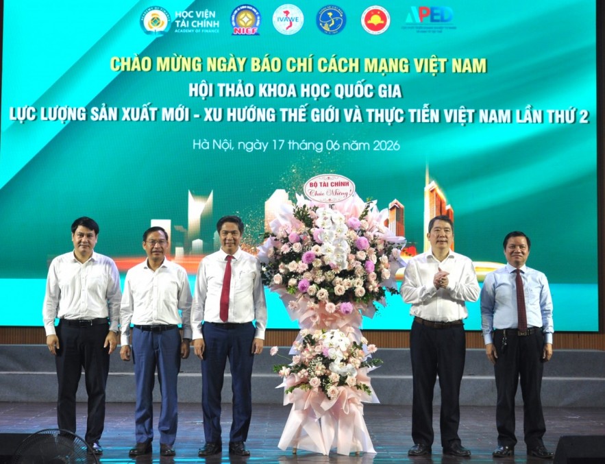 Thứ trưởng Cao Anh Tuấn: Phát triển lực lượng sản xuất mới, đáp ứng mục tiêu phát triển nhanh và bền vững Thứ trưởng Cao Anh Tuấn: Phát triển lực lượng sản xuất mới, đáp ứng mục tiêu phát triển nhanh và bền vững